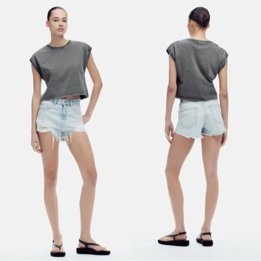 Zara Short-Sleeved T-Shirt in Pearl Grey size Medium - Picture 11 of 11